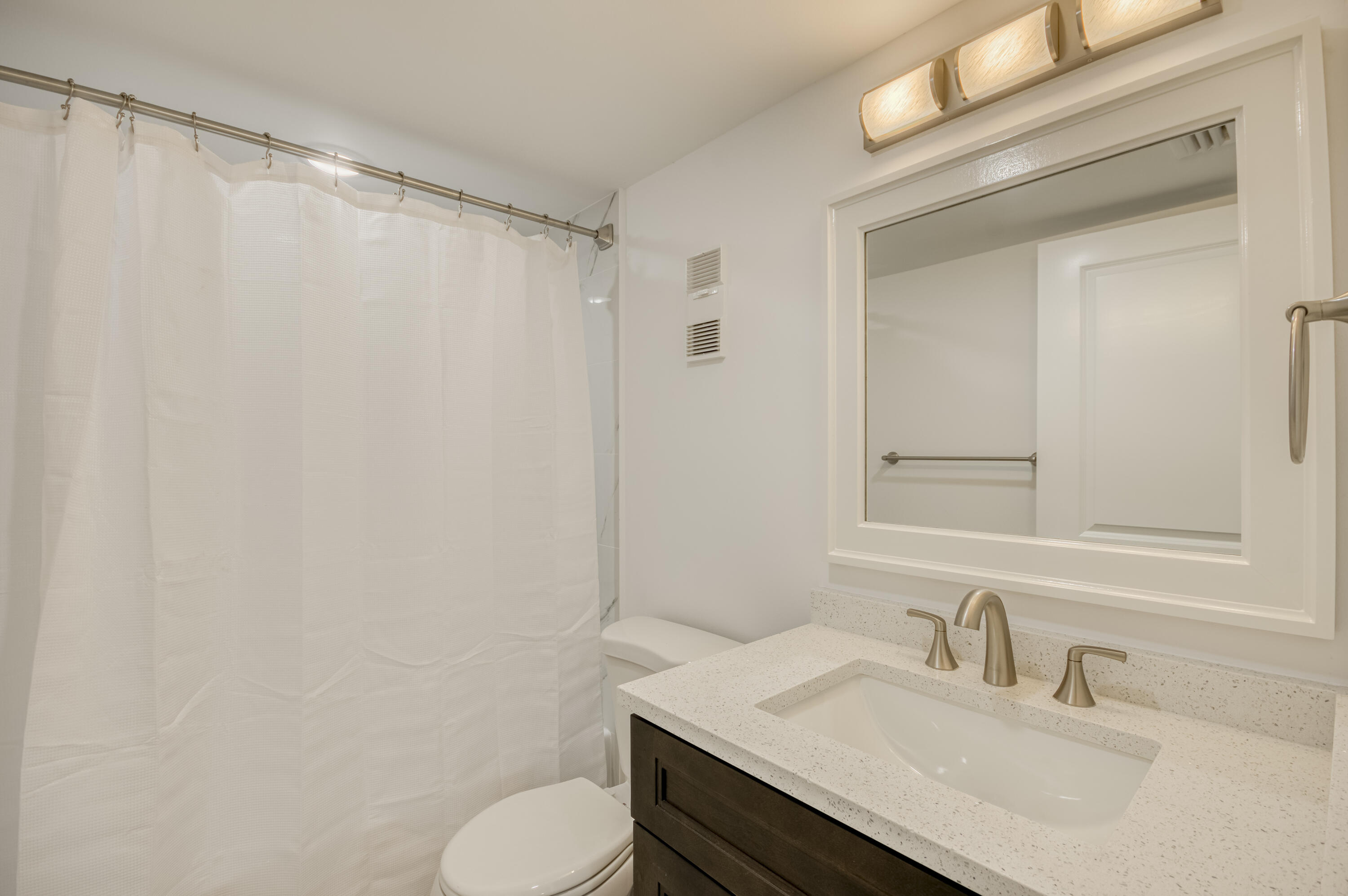 HUNTINGTON LAKES SEC TWO CONDOS - Residential Lease