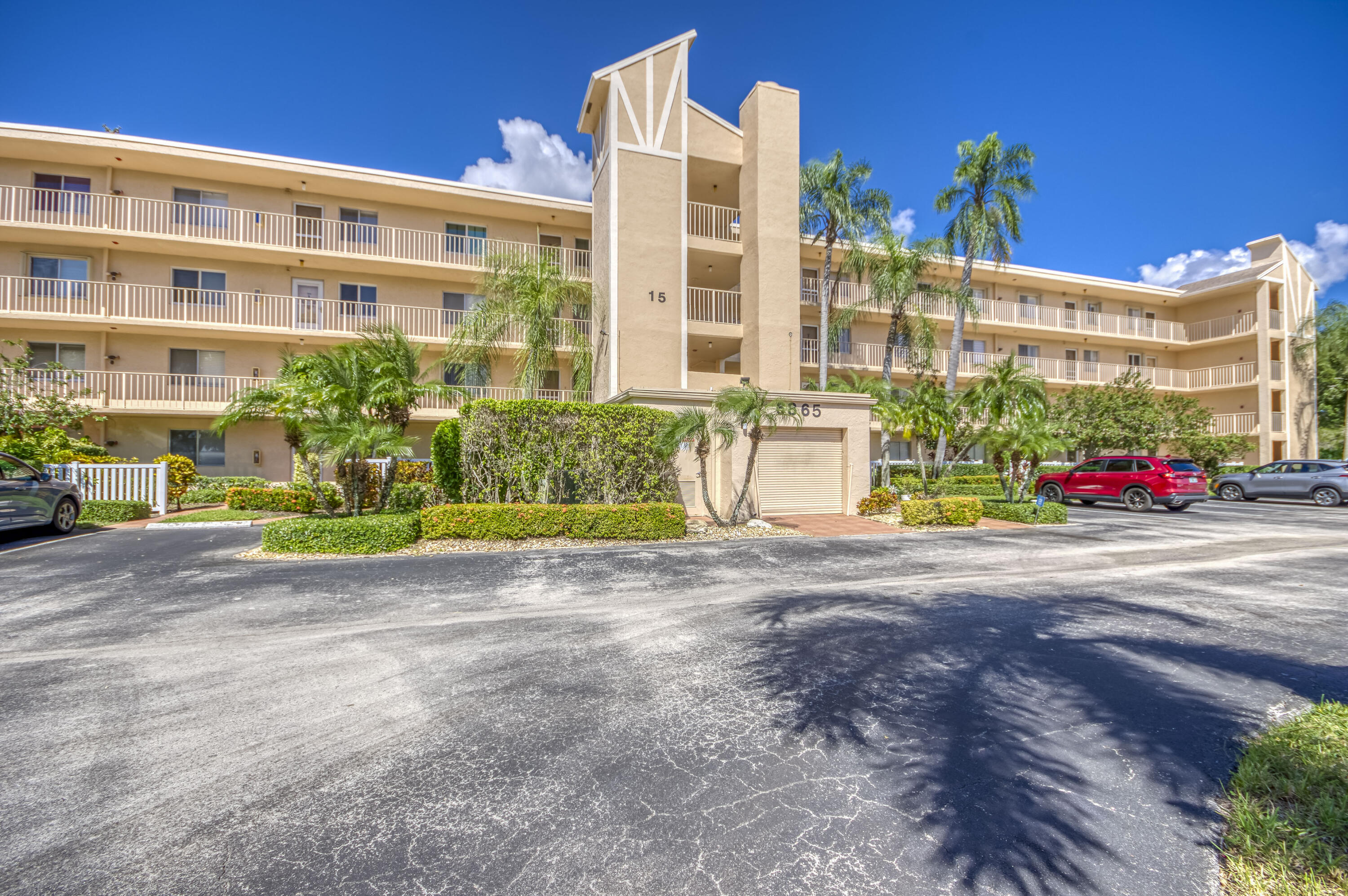 HUNTINGTON LAKES SEC TWO CONDOS - Residential Lease