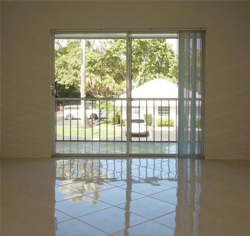 Photo of 6323 Bay Club Drive #4, Fort Lauderdale, FL 33308 (MLS # F10487098)