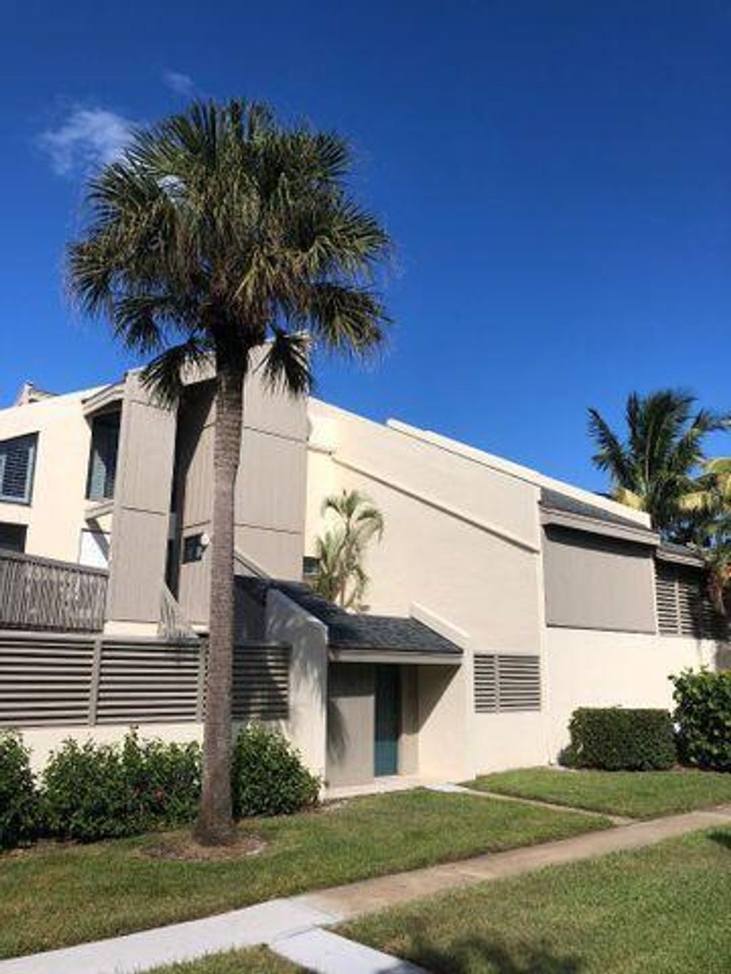 Photo of 1605 S Us Highway 1 #6b, Jupiter, FL 33477 (MLS # R10740107)