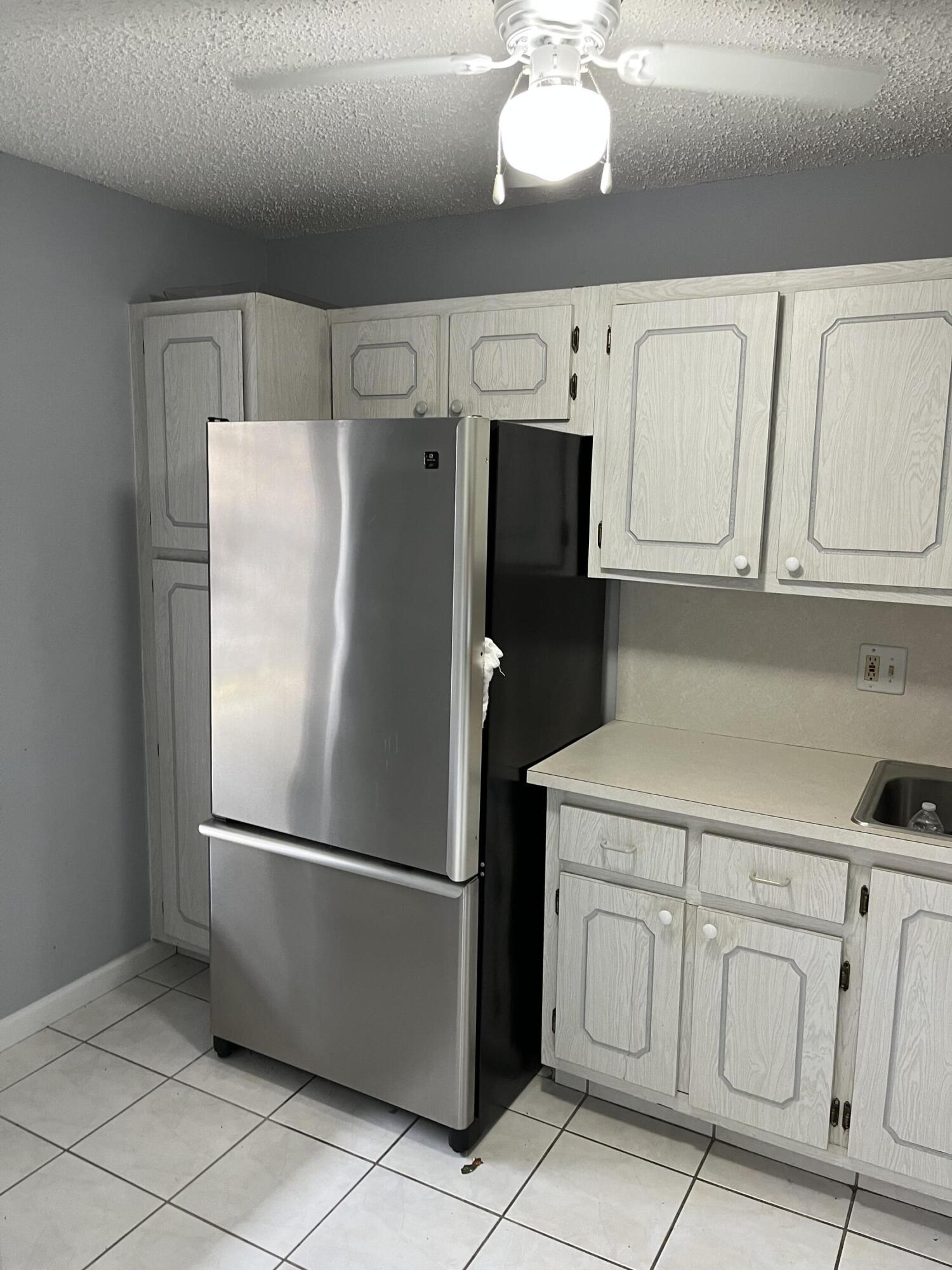 GOLDEN LAKES VILLAGE CONDO 1 THRU 13-A - Residential Lease