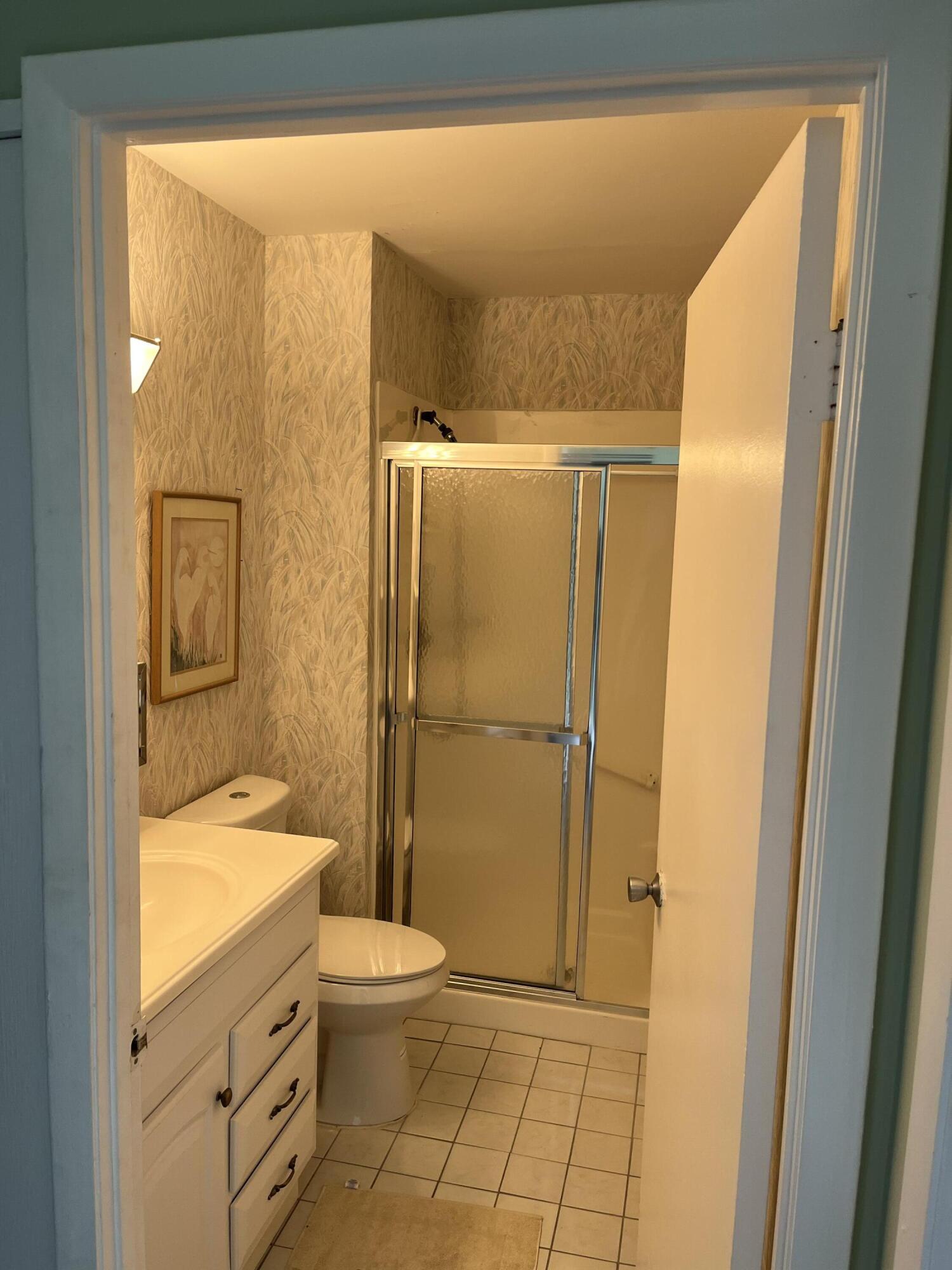 GOLDEN LAKES VILLAGE CONDO 1 THRU 13-A - Residential Lease