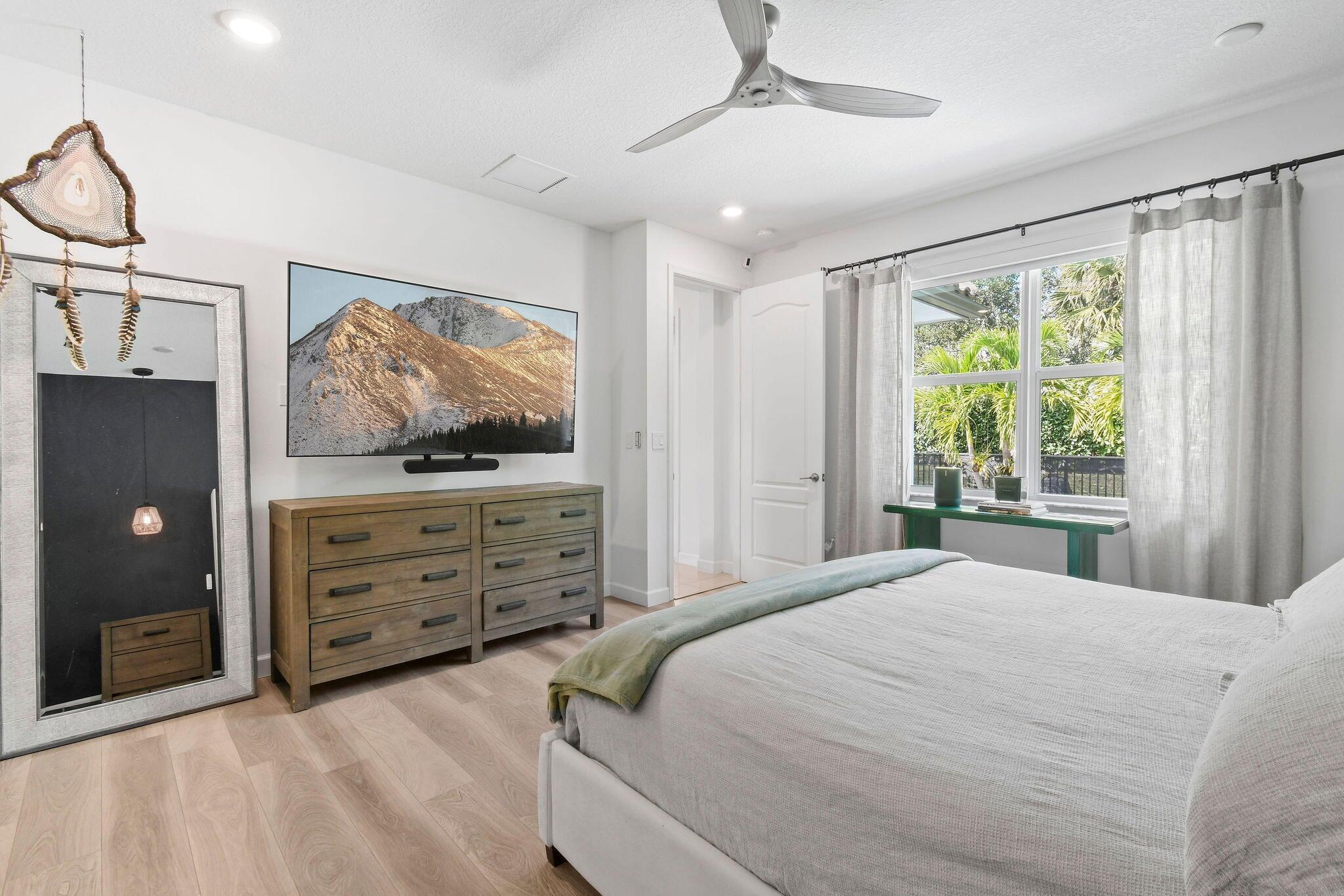 CRESTWOOD NORTH - Residential