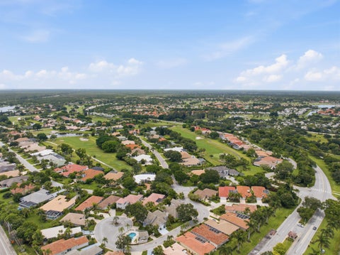 Tiny photo for 207 Woodsmuir Court, Palm Beach Gardens, FL 33418 (MLS # B26054408)