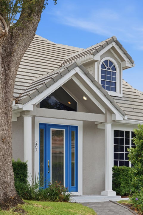 Tiny photo for 207 Woodsmuir Court, Palm Beach Gardens, FL 33418 (MLS # B26054408)