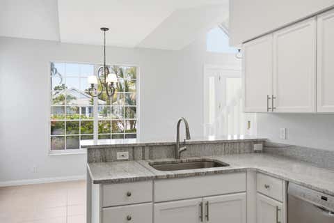 Tiny photo for 207 Woodsmuir Court, Palm Beach Gardens, FL 33418 (MLS # B26054408)