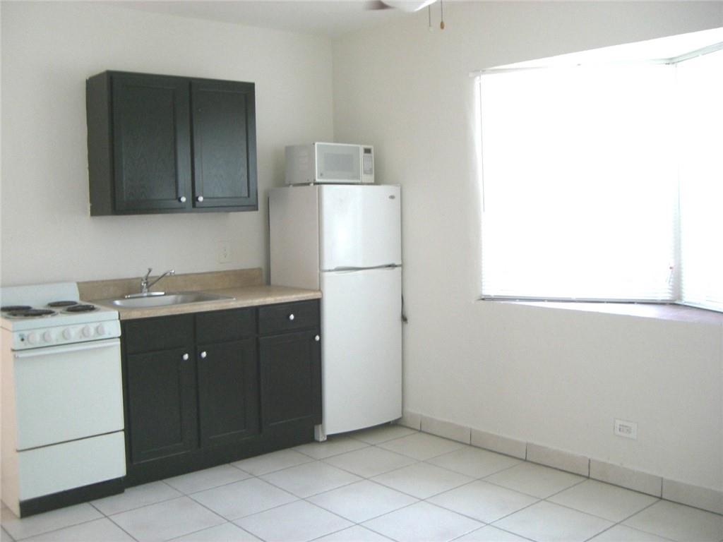Lauder Del Mar 7-30 B - Residential Lease