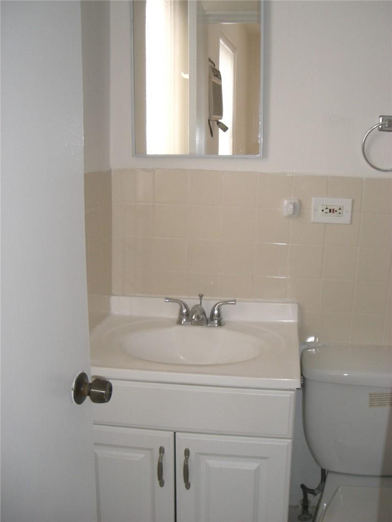 Lauder Del Mar 7-30 B - Residential Lease
