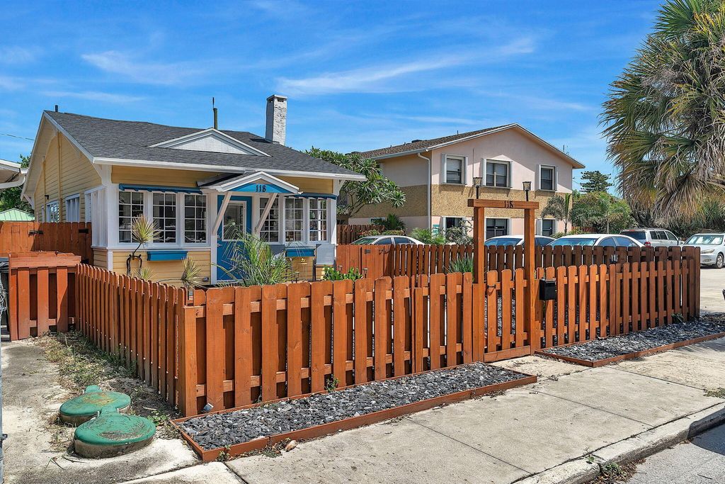 Photo of 118 S J Street, Lake Worth Beach, FL 33460 (MLS # B26013556)