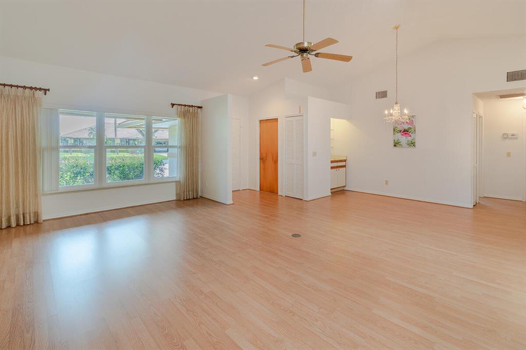 COUNTRY CLUB COVE - Residential