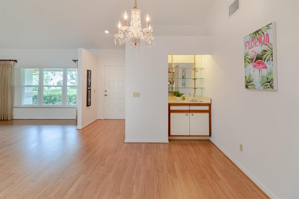 COUNTRY CLUB COVE - Residential