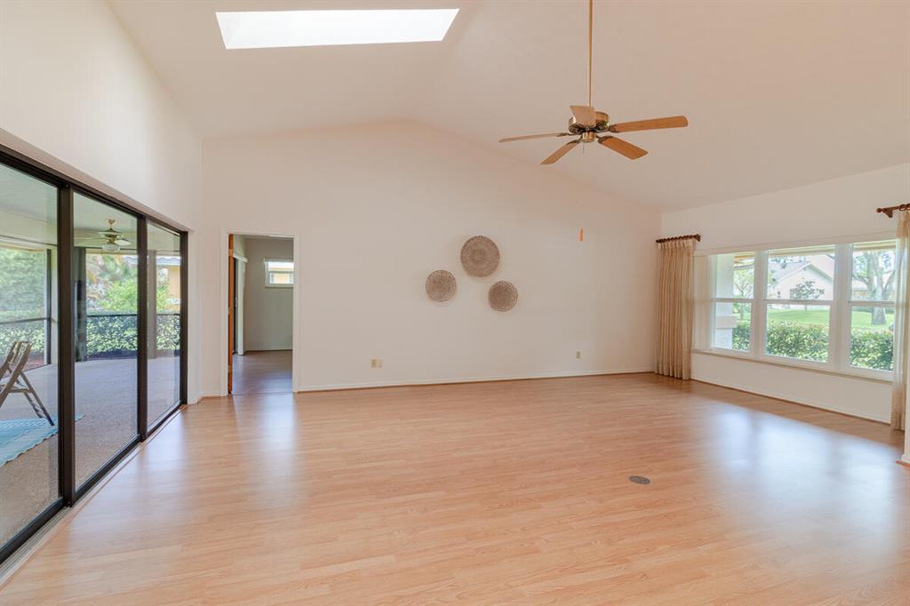 COUNTRY CLUB COVE - Residential