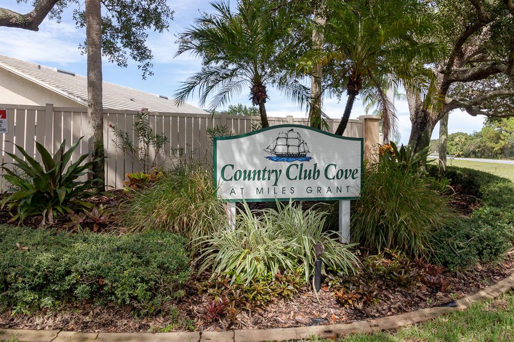 COUNTRY CLUB COVE - Residential