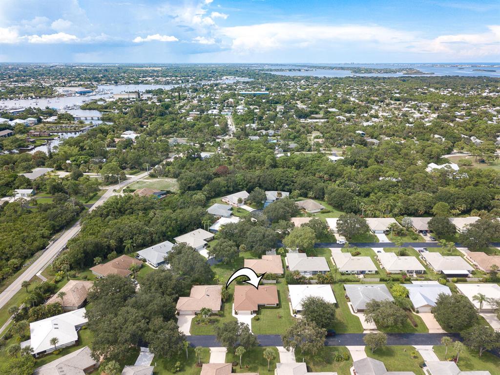 COUNTRY CLUB COVE - Residential