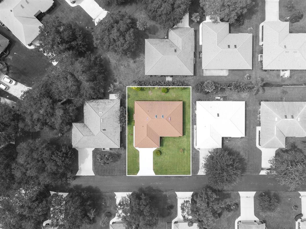 COUNTRY CLUB COVE - Residential