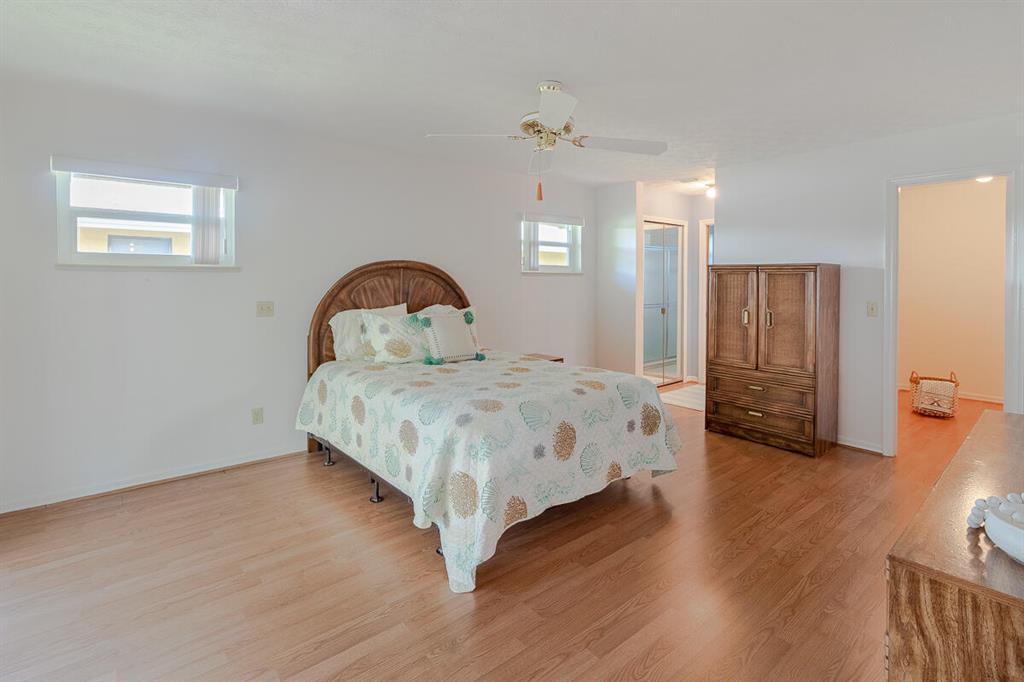 COUNTRY CLUB COVE - Residential