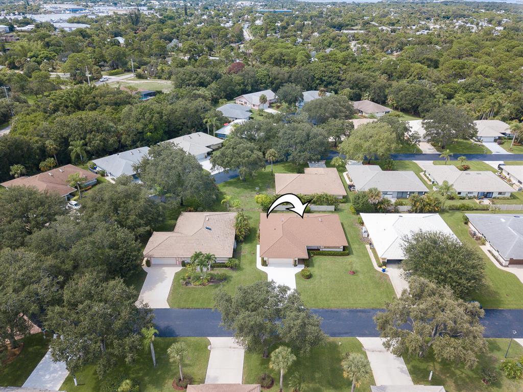 COUNTRY CLUB COVE - Residential