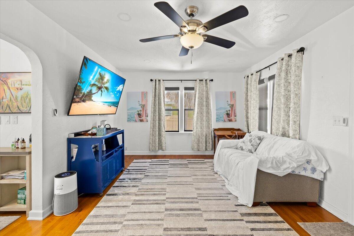 LAKE WORTH TOWN OF - Residential
