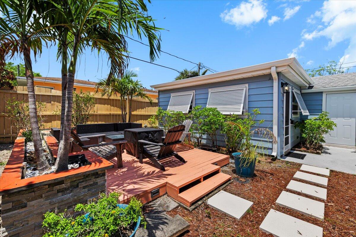 LAKE WORTH TOWN OF - Residential