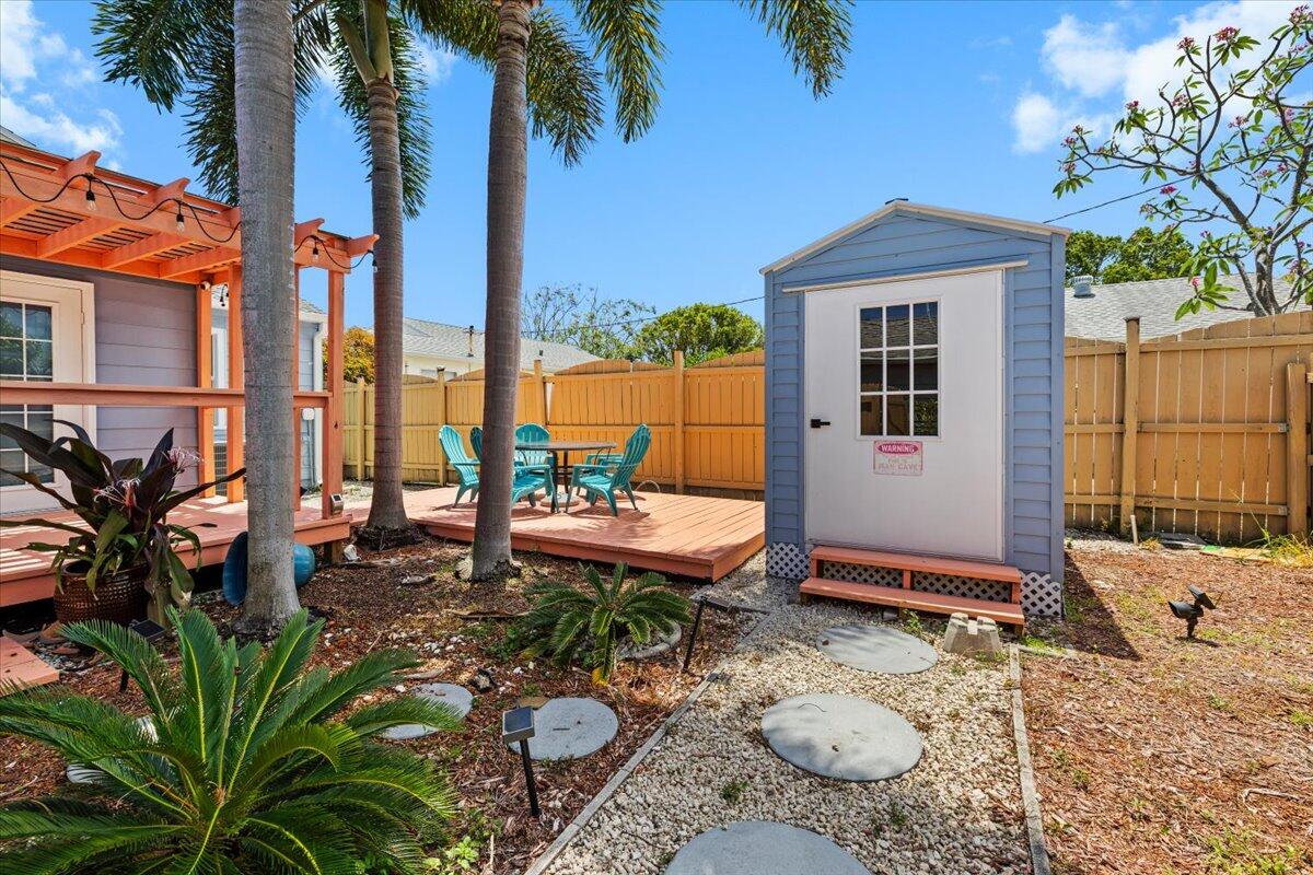 LAKE WORTH TOWN OF - Residential