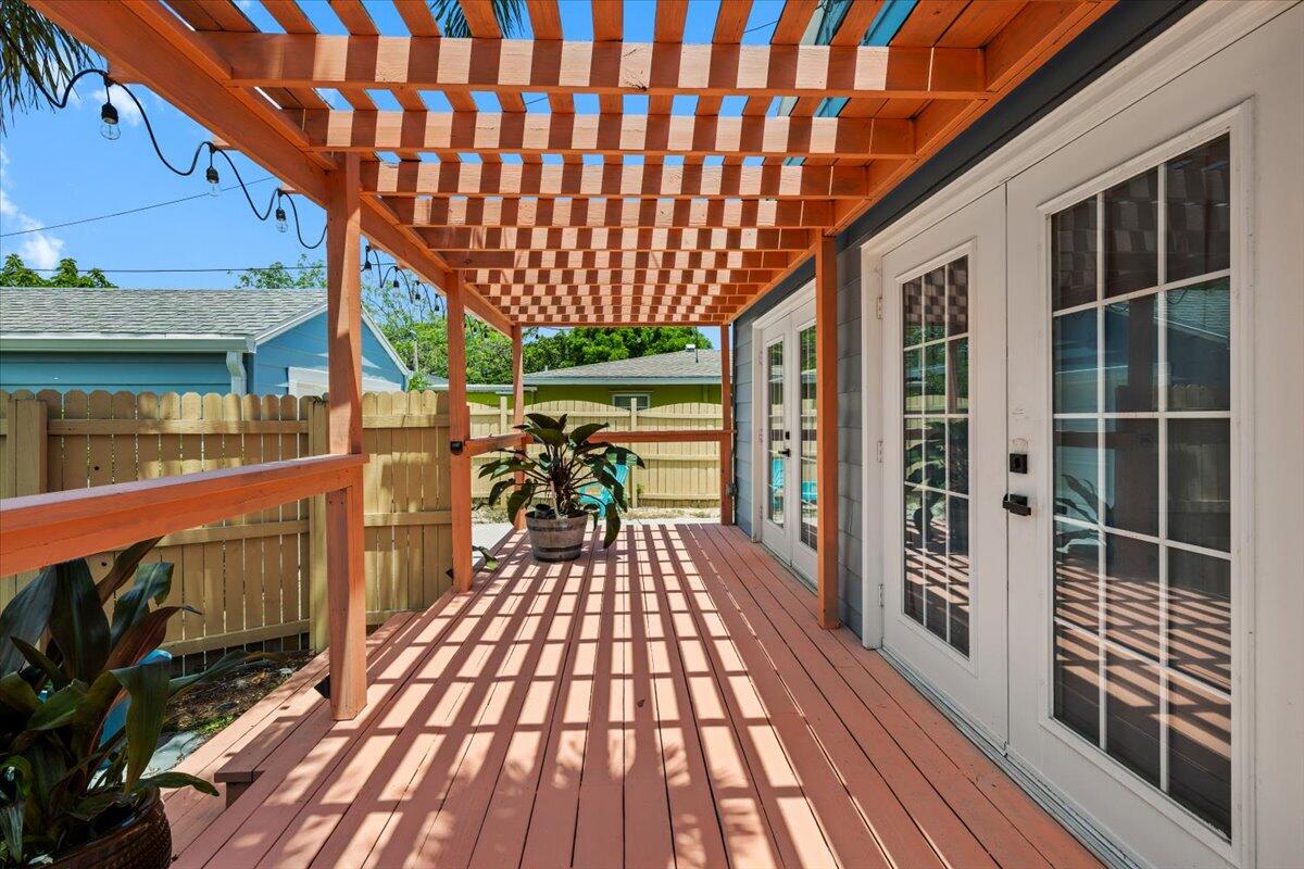 LAKE WORTH TOWN OF - Residential