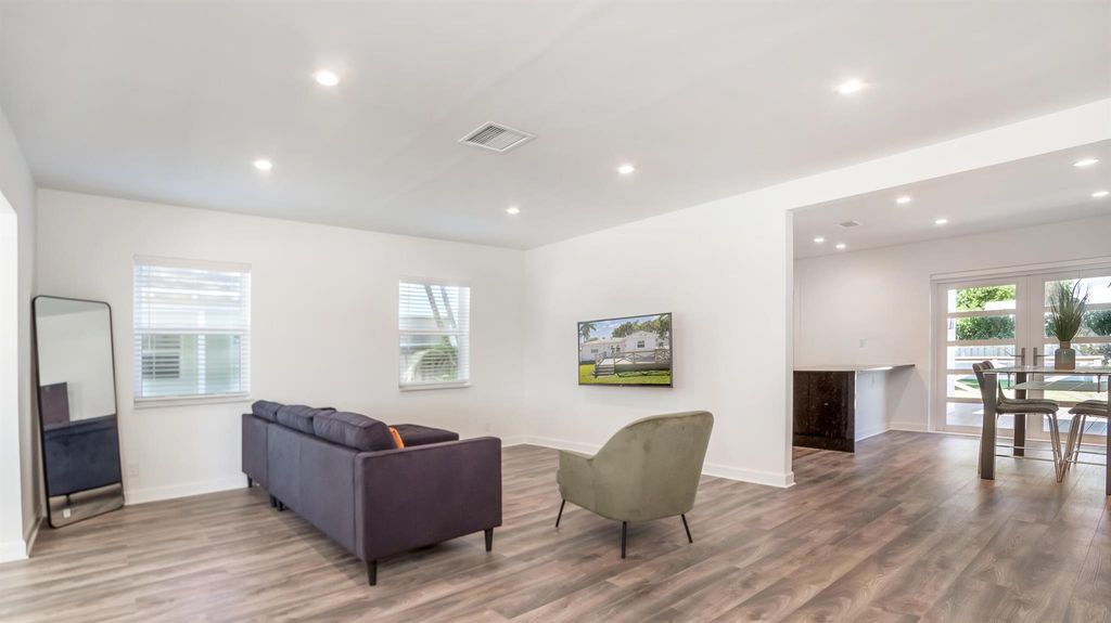 Photo of 121 George Bush Boulevard, Delray Beach, FL 33444 (MLS # R11141436)