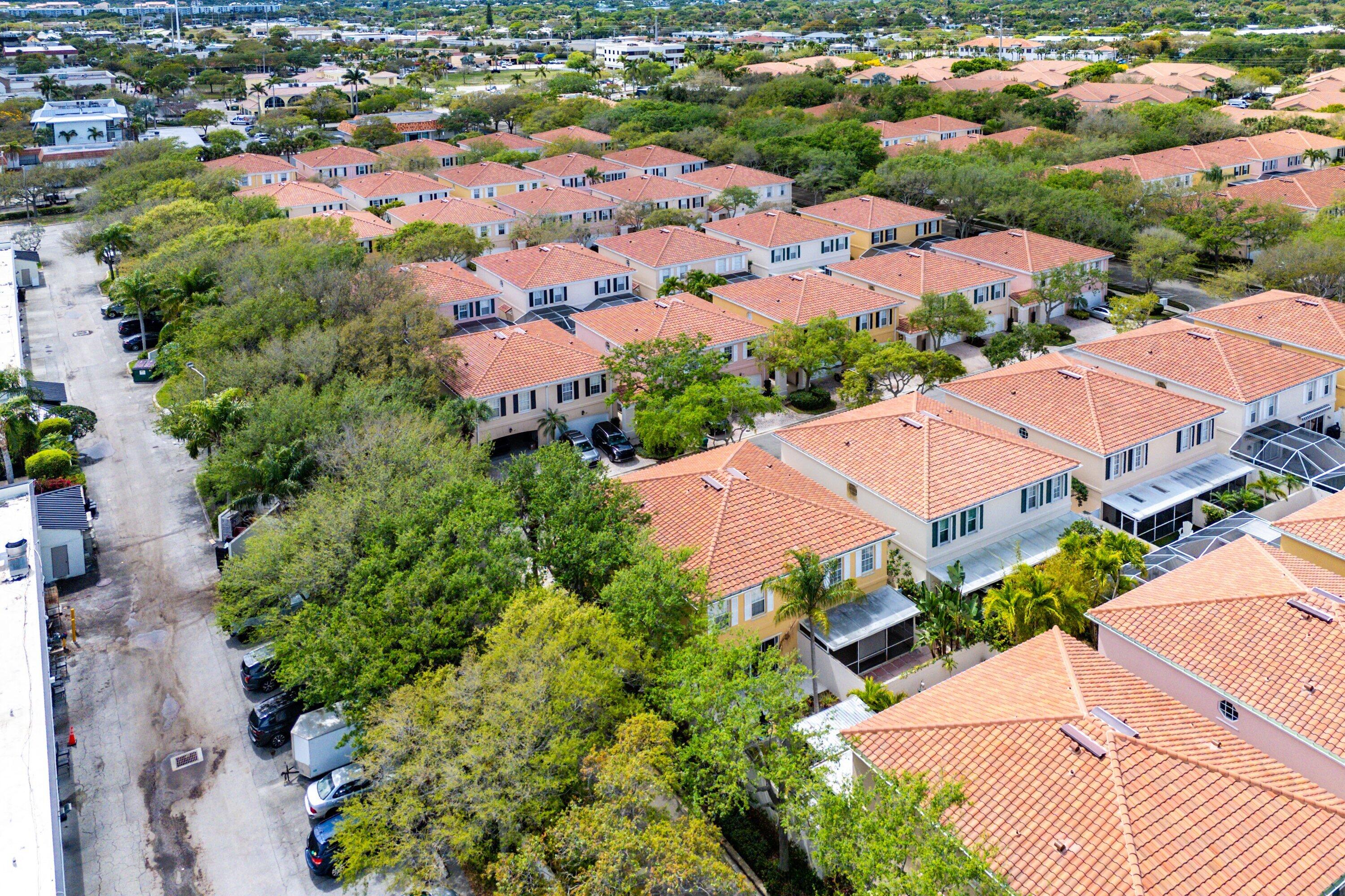 TEQUESTA OAKS - Residential