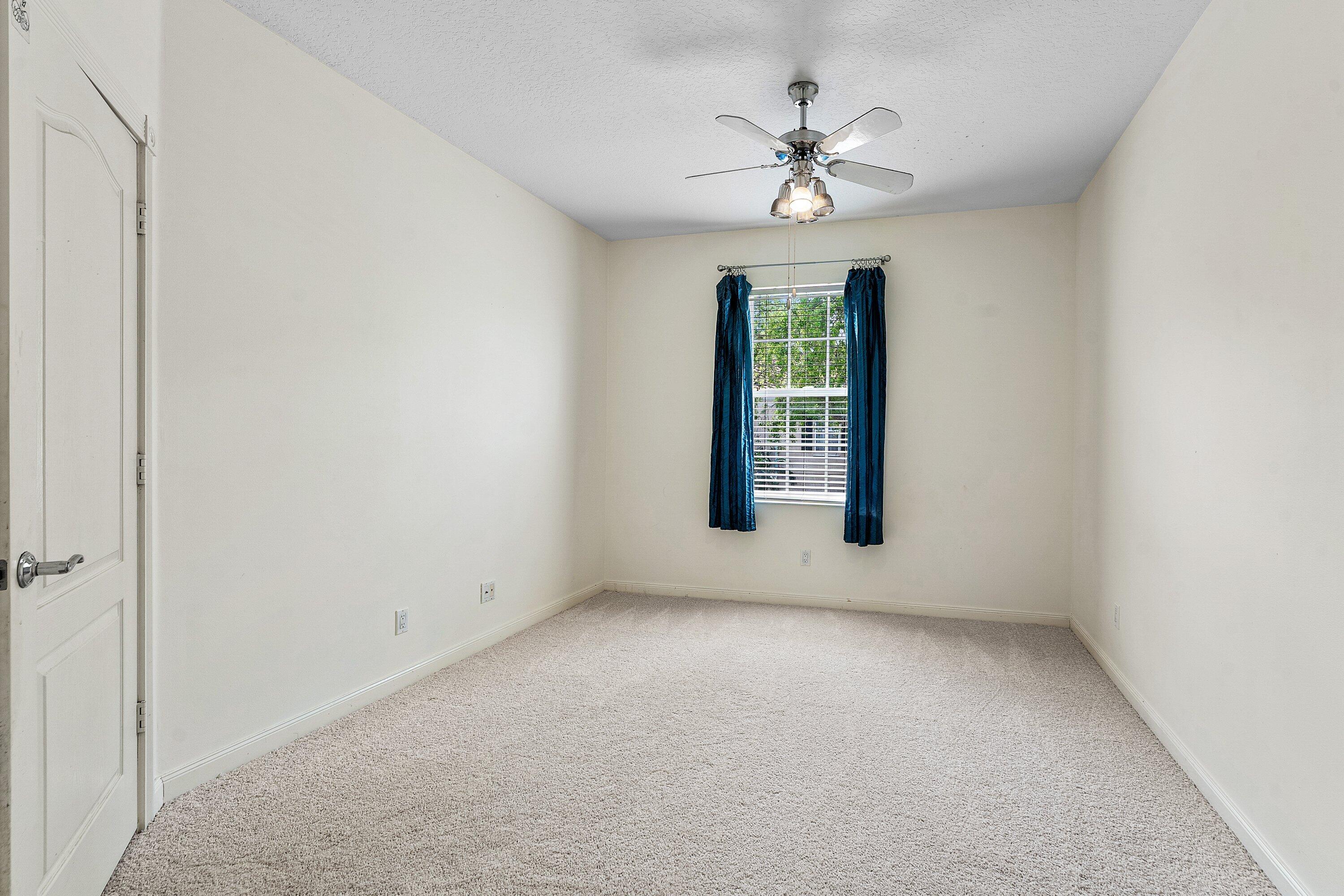 TEQUESTA OAKS - Residential