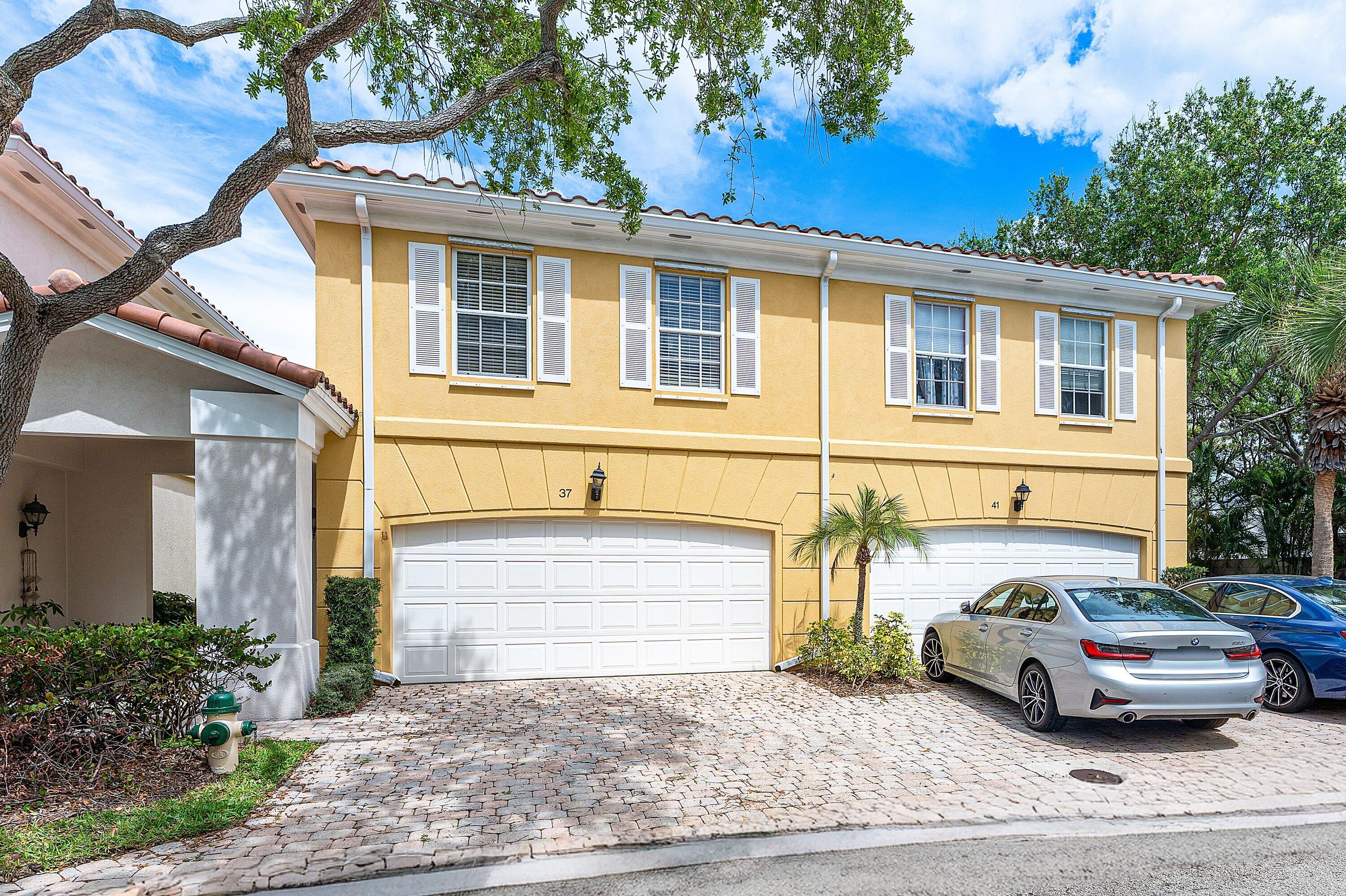 TEQUESTA OAKS - Residential