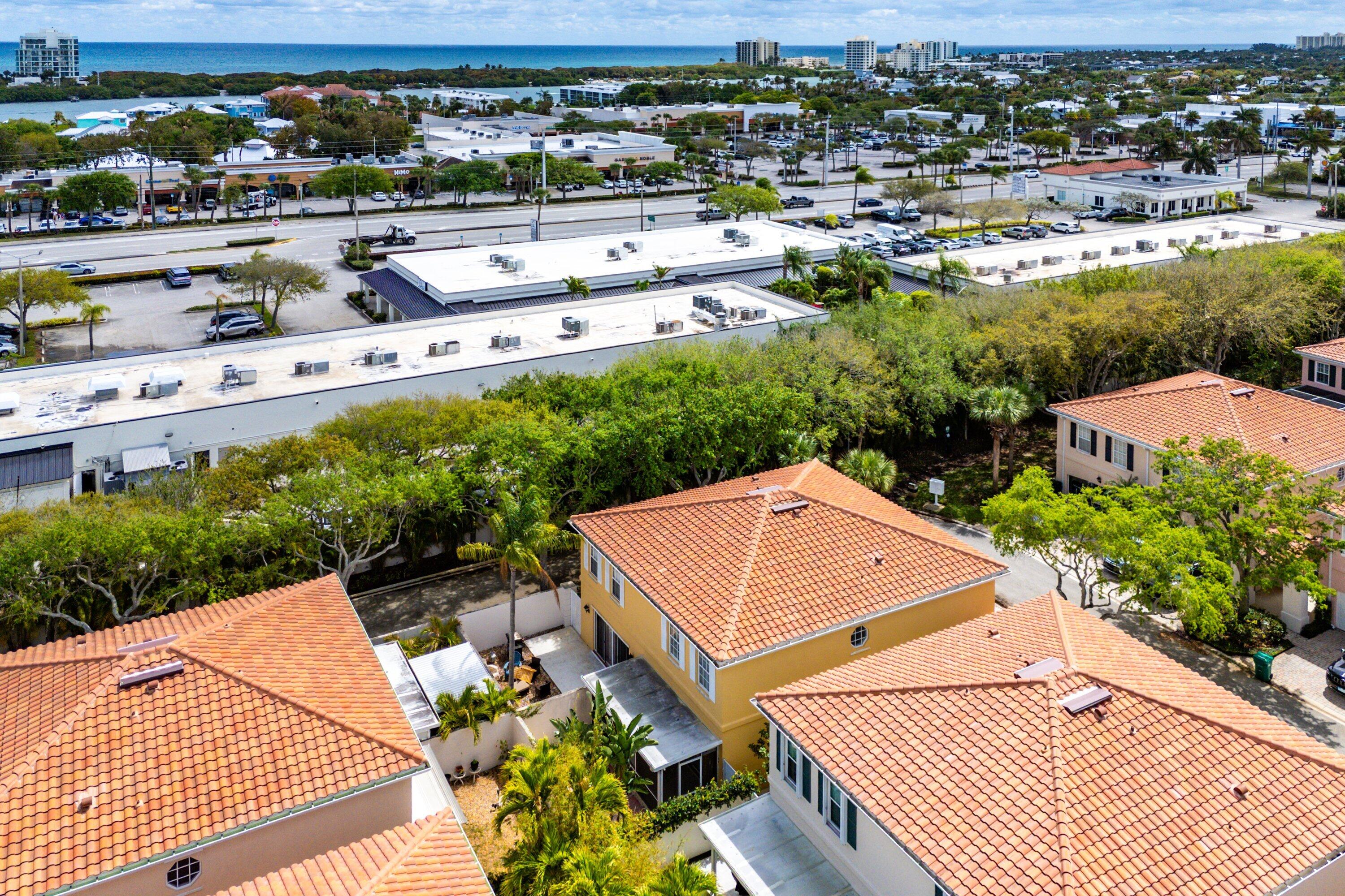TEQUESTA OAKS - Residential