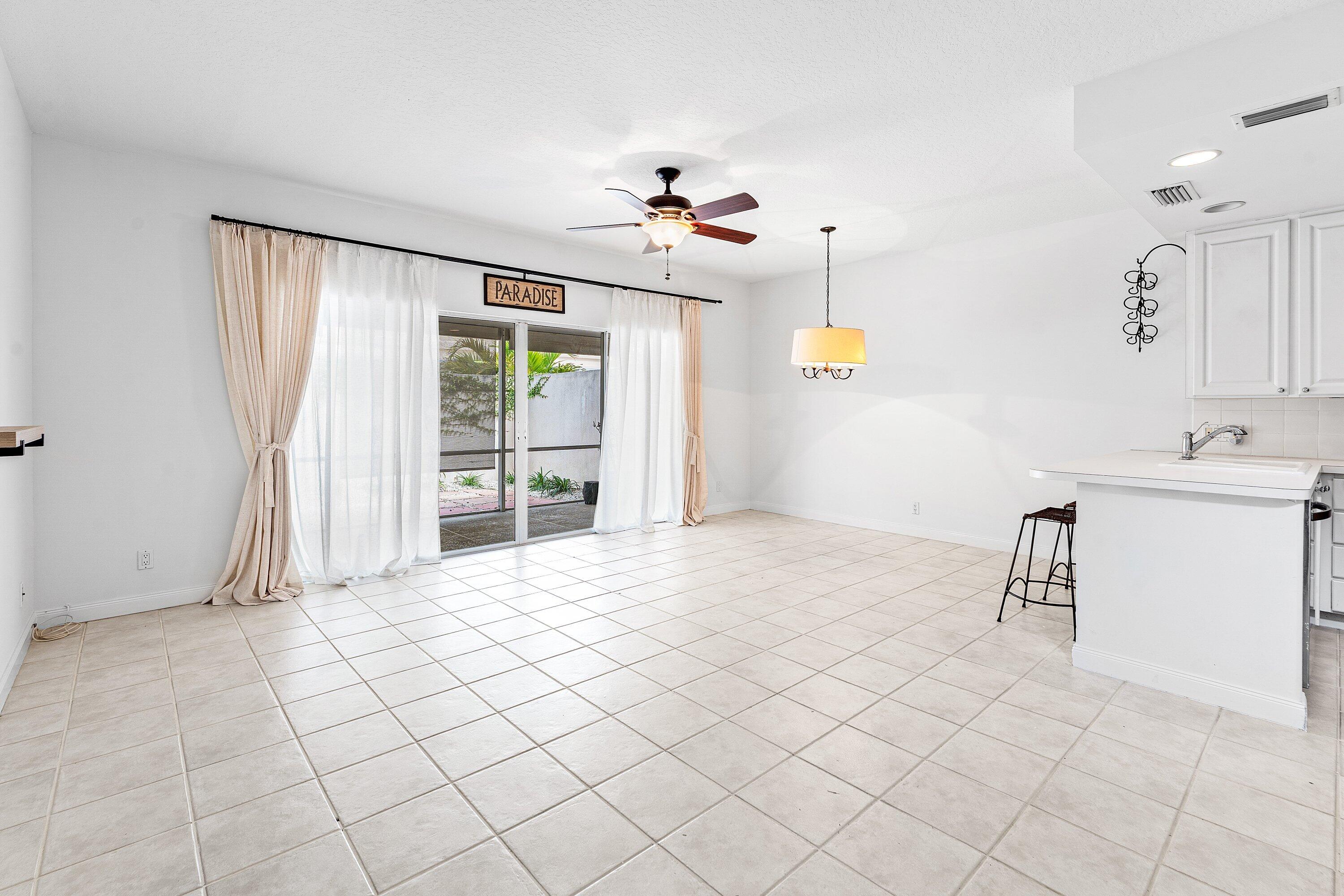 TEQUESTA OAKS - Residential