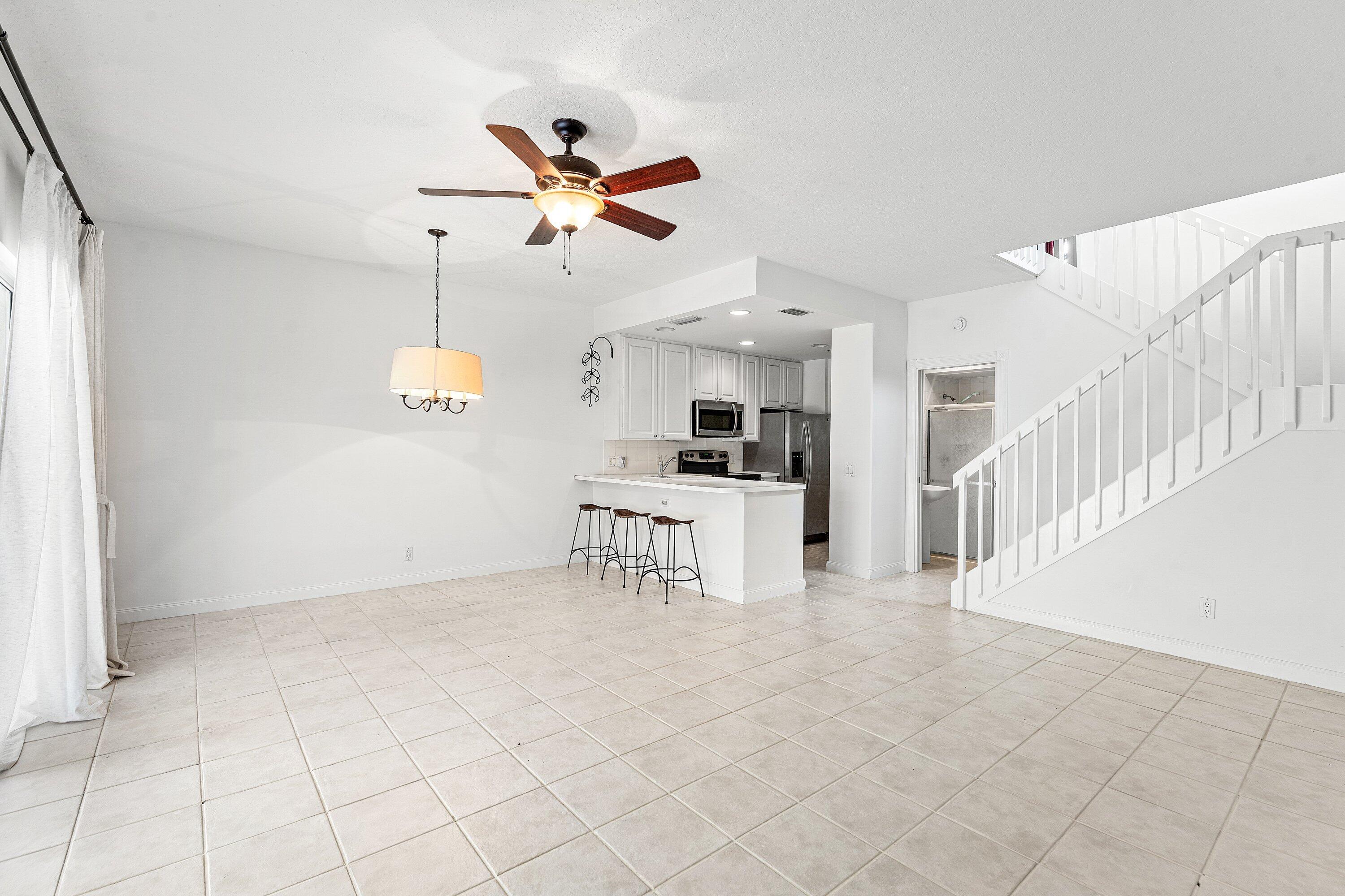 TEQUESTA OAKS - Residential