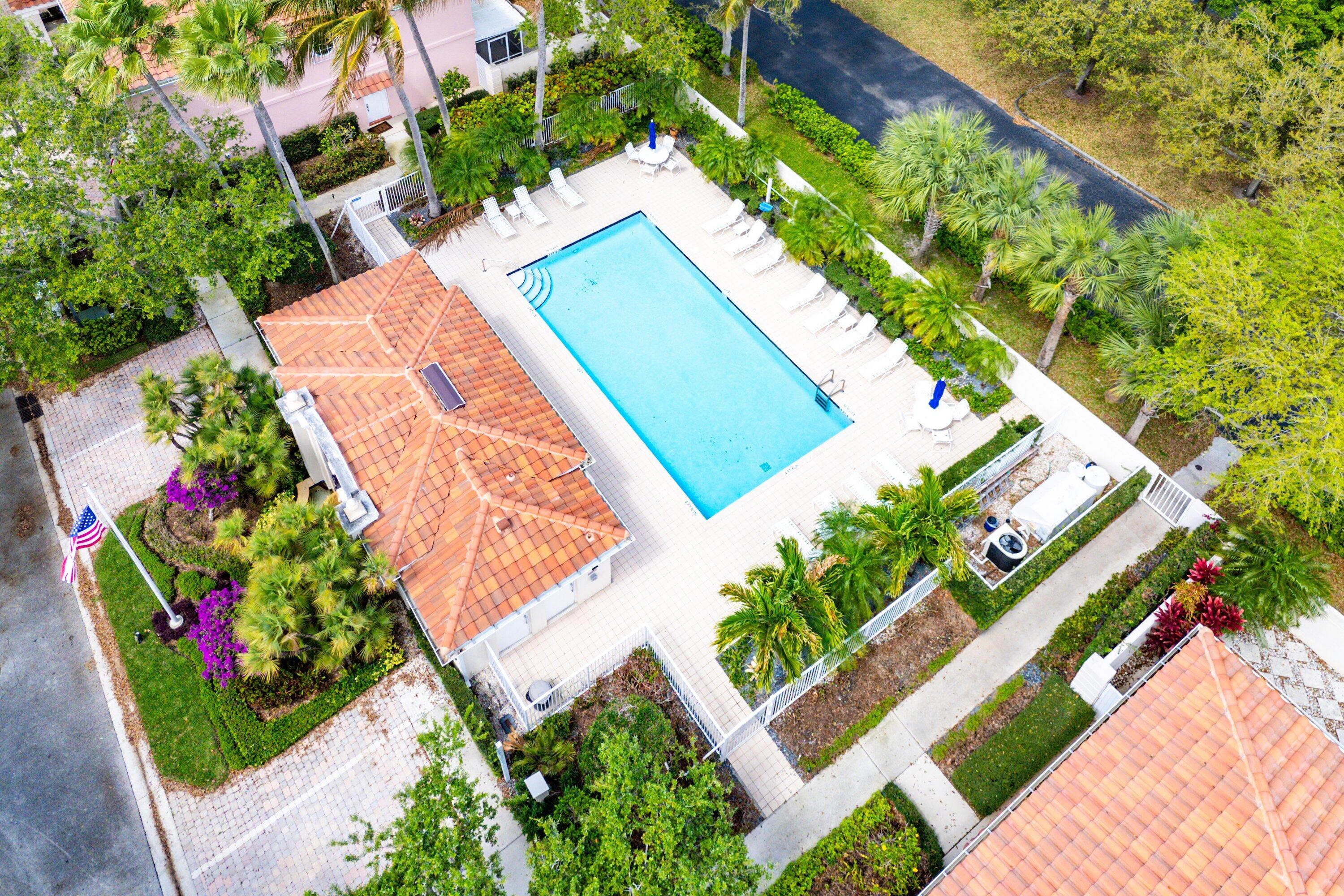 TEQUESTA OAKS - Residential