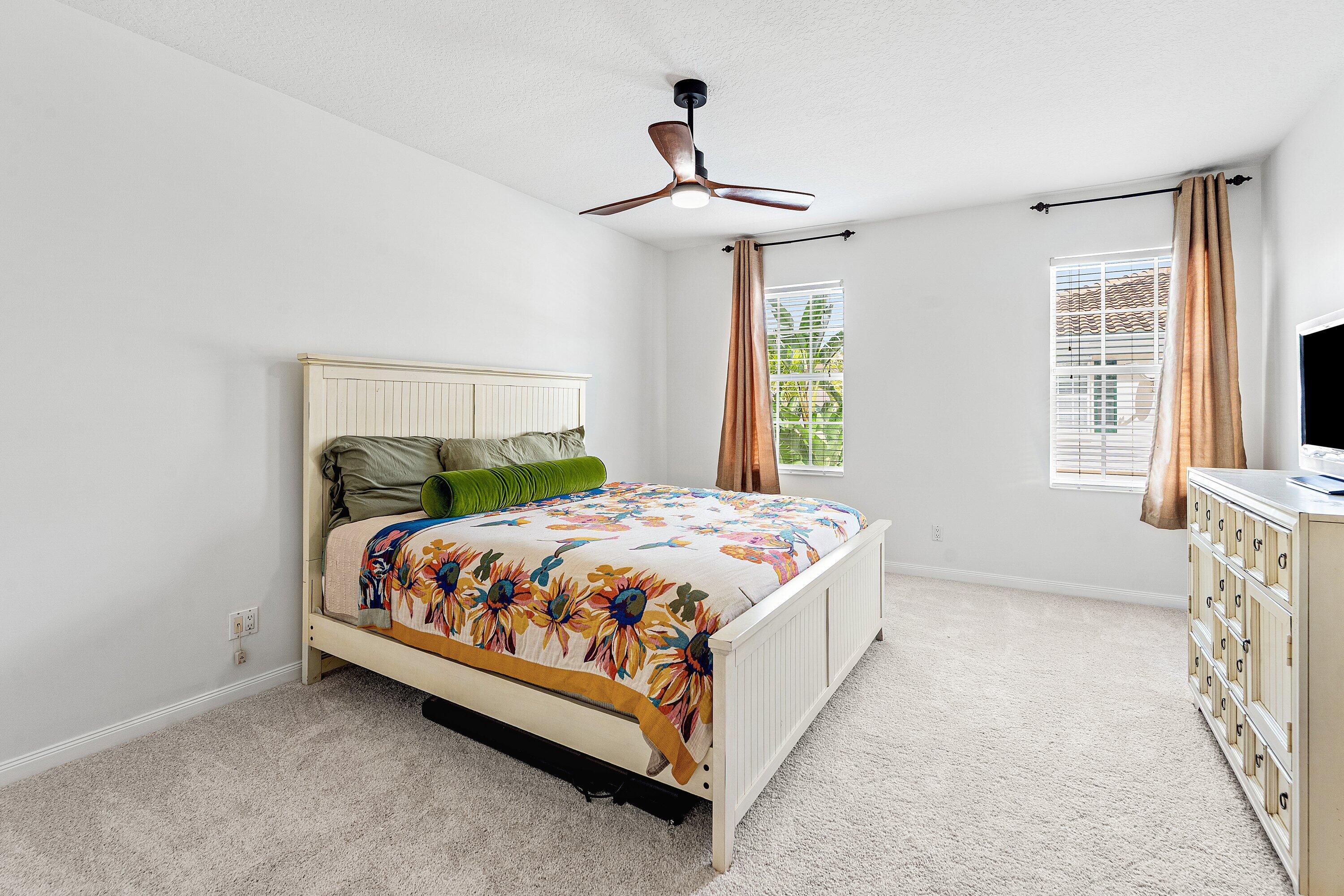 TEQUESTA OAKS - Residential