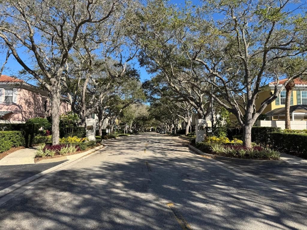 Photo of 37 Tall Oaks Circle, Tequesta, FL 33469 (MLS # R11158869)