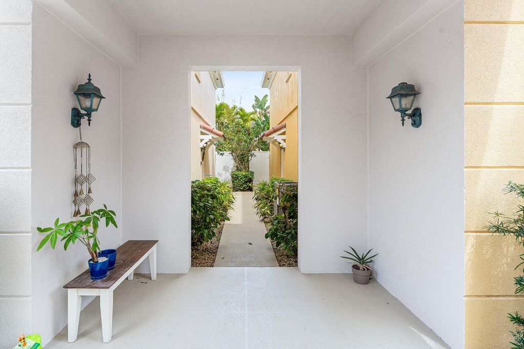 Photo of 37 Tall Oaks Circle, Tequesta, FL 33469 (MLS # R11158869)