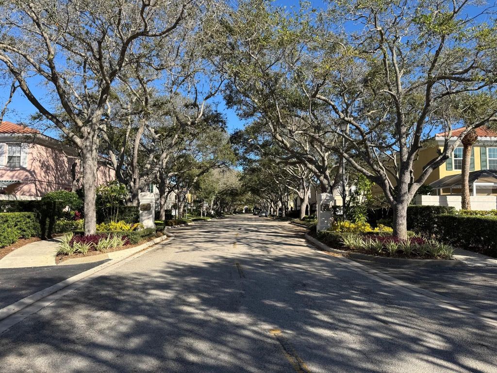 Photo of 37 Tall Oaks Circle, Tequesta, FL 33469 (MLS # R11158869)