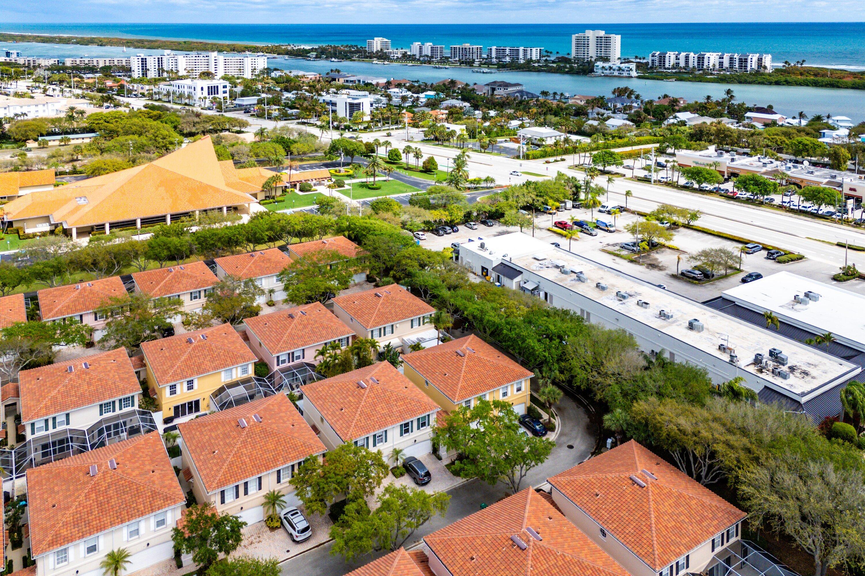 TEQUESTA OAKS - Residential