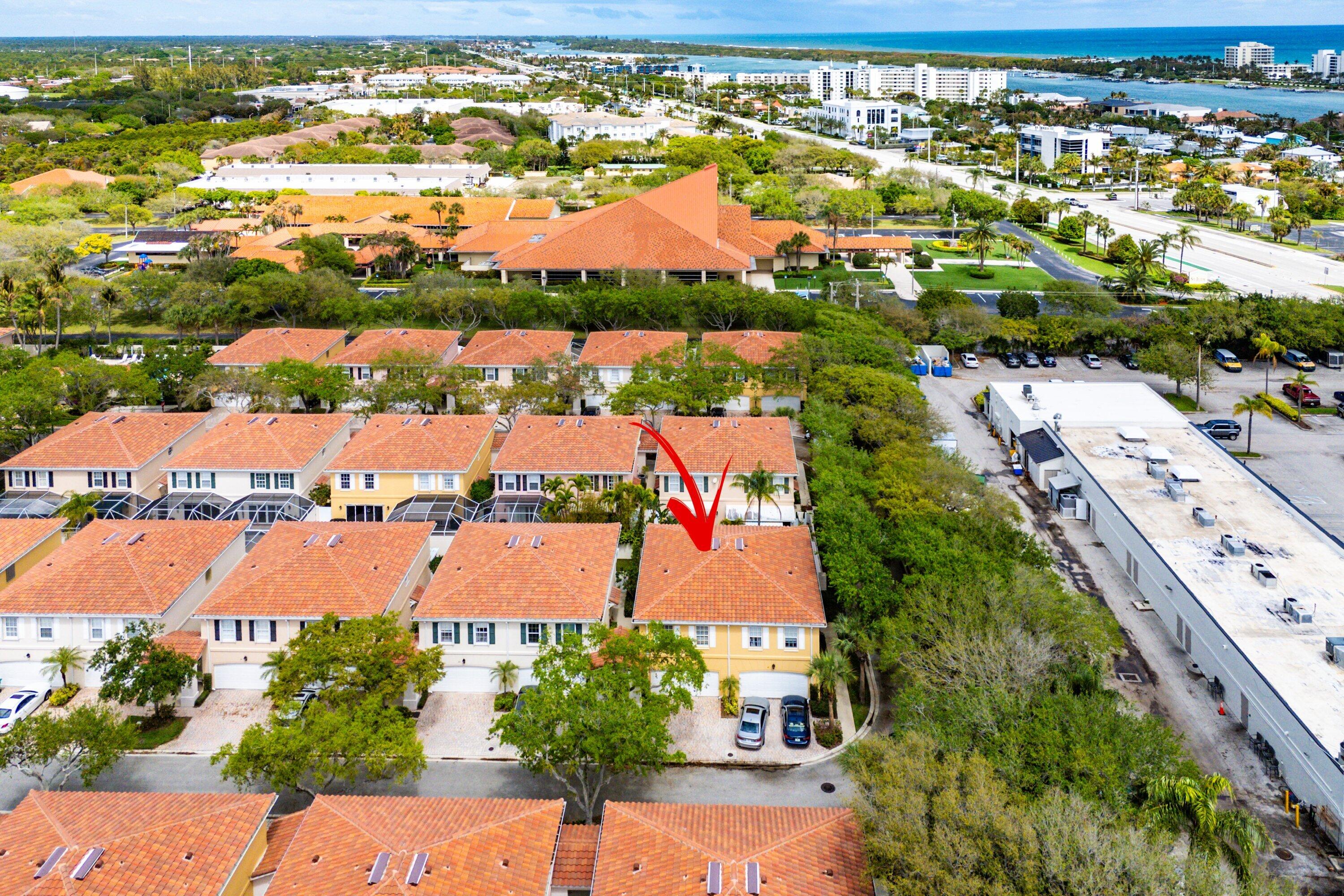 TEQUESTA OAKS - Residential