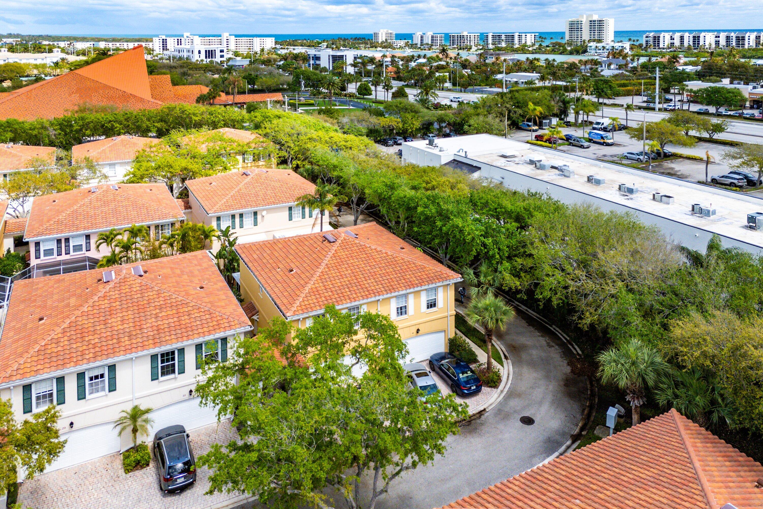 TEQUESTA OAKS - Residential