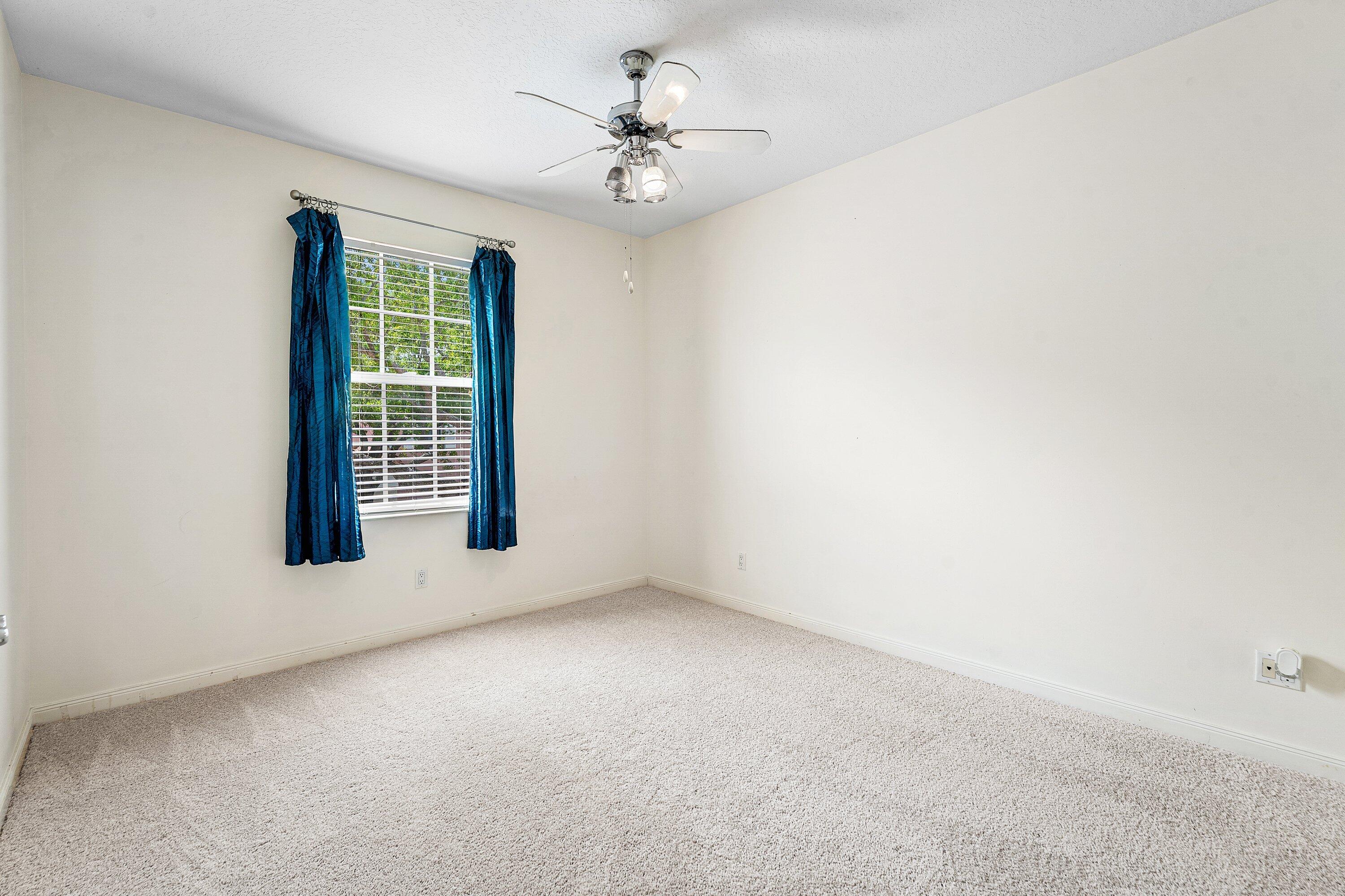 TEQUESTA OAKS - Residential