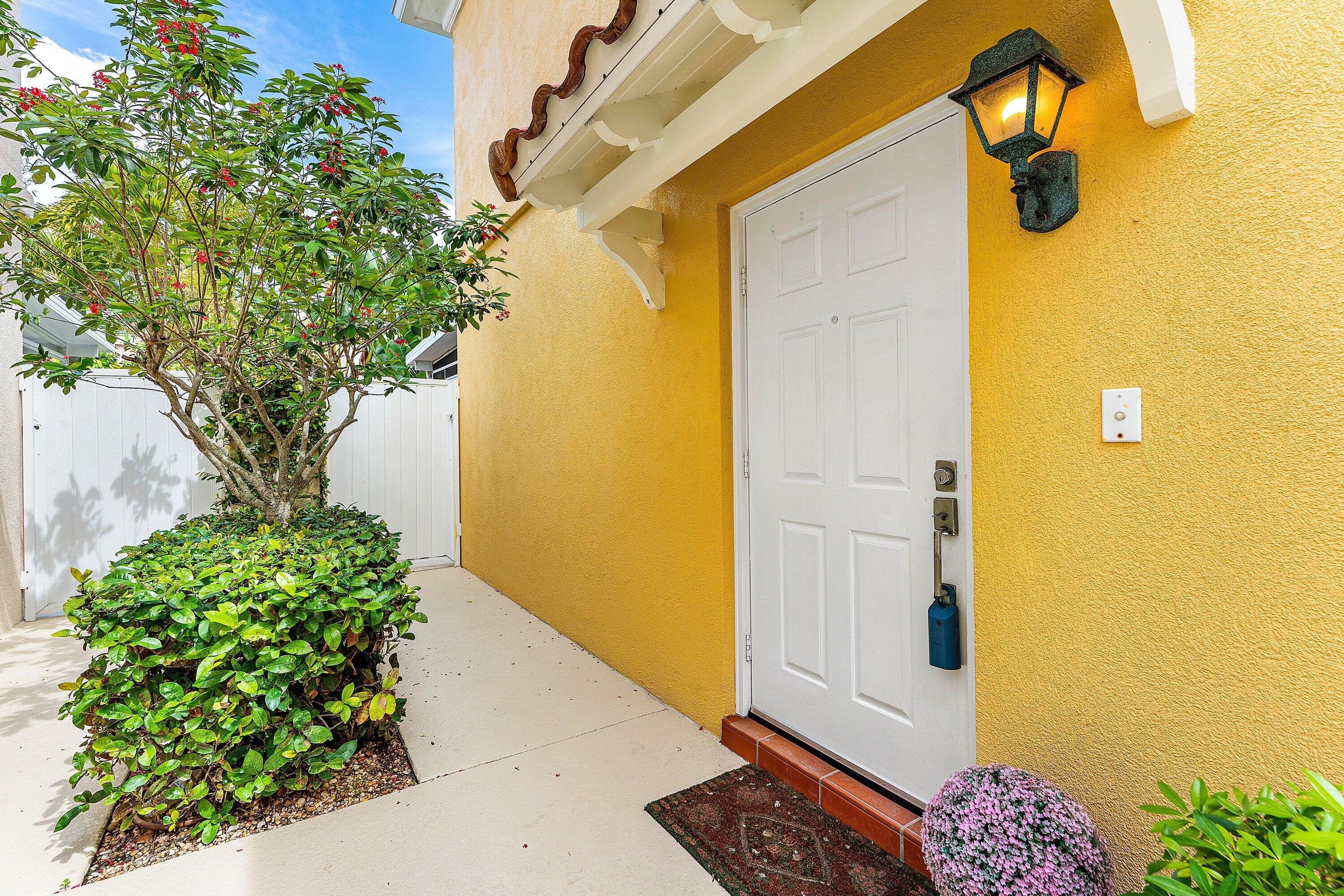 TEQUESTA OAKS - Residential