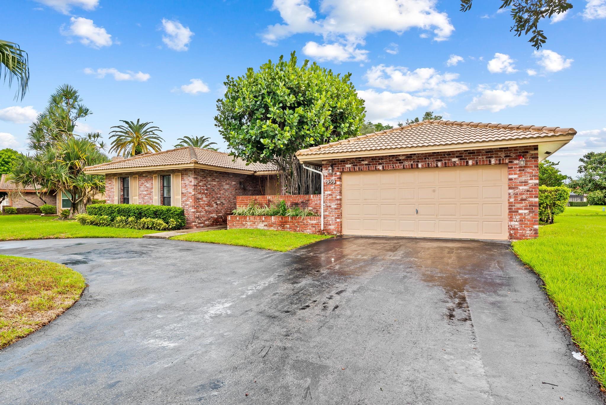 959 NW 109th Ter