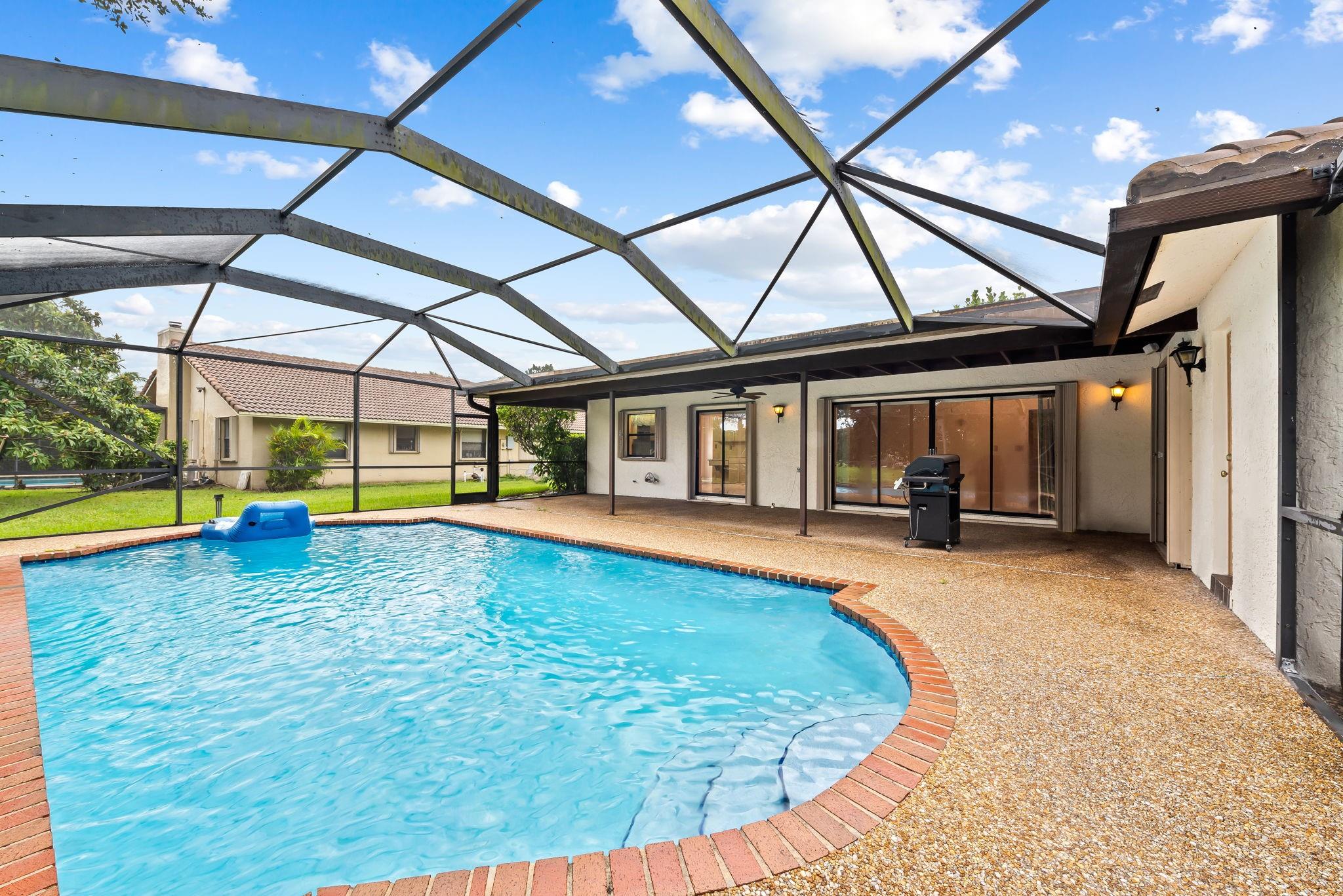 959 NW 109th Ter