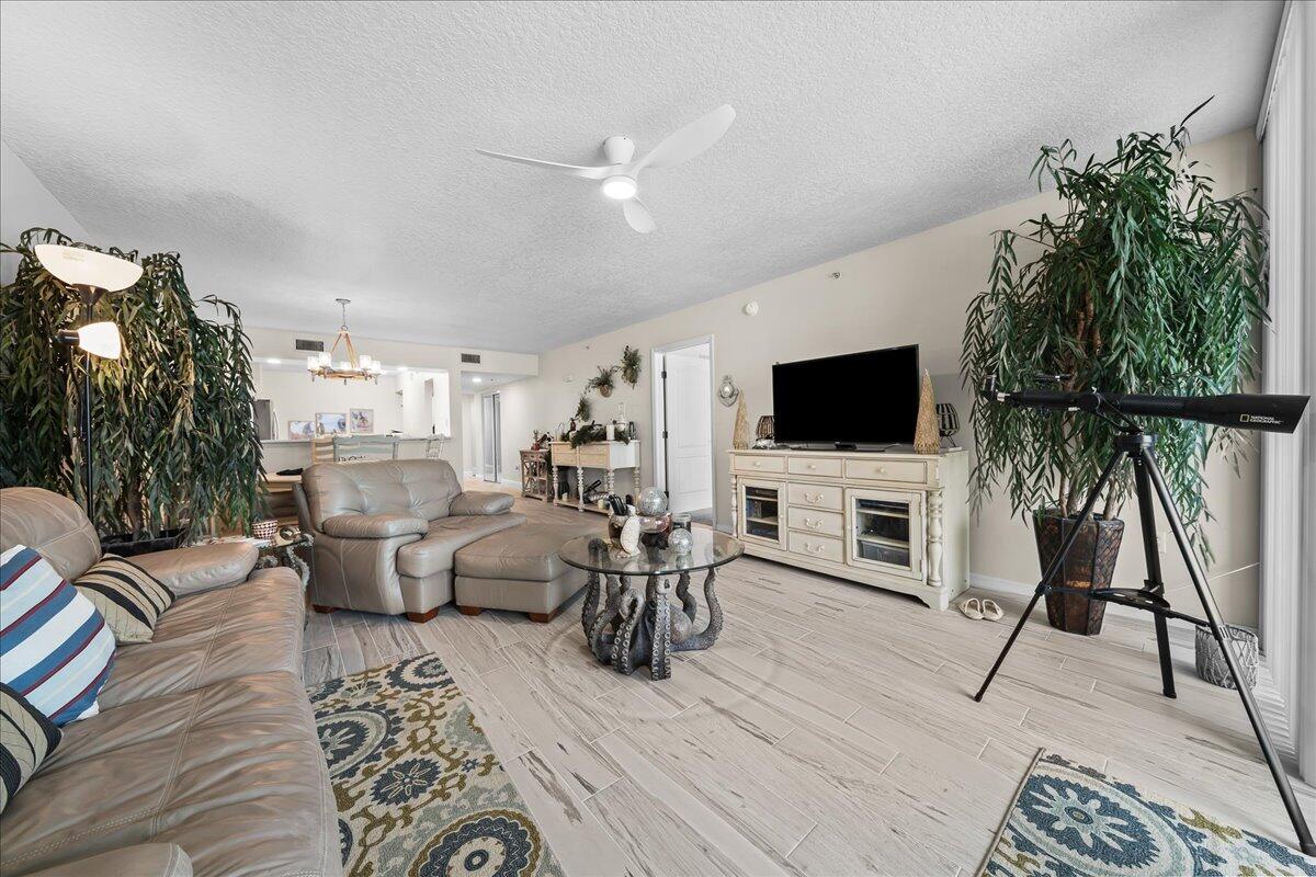 LANTANA OCEANFRONT - Residential