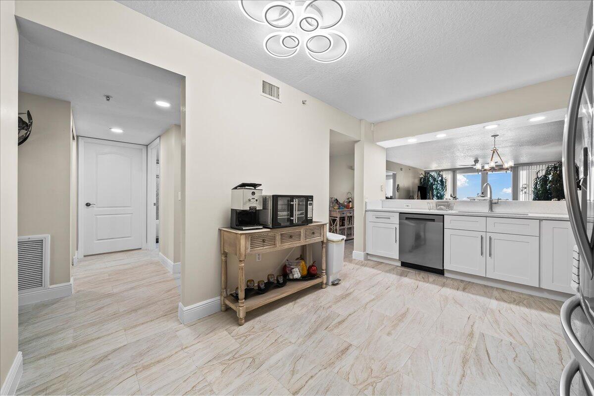 LANTANA OCEANFRONT - Residential