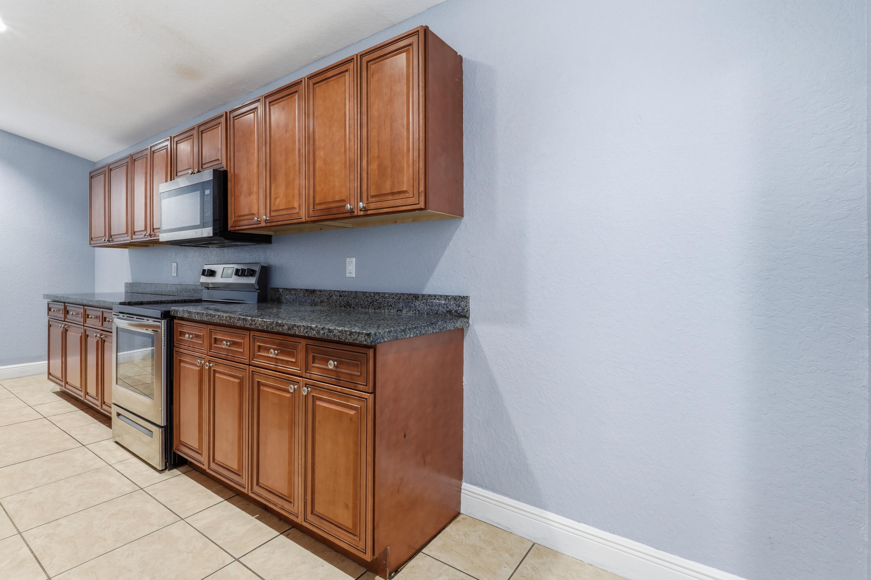 SUGAR POND MANOR OF WELLINGTON - Residential Lease