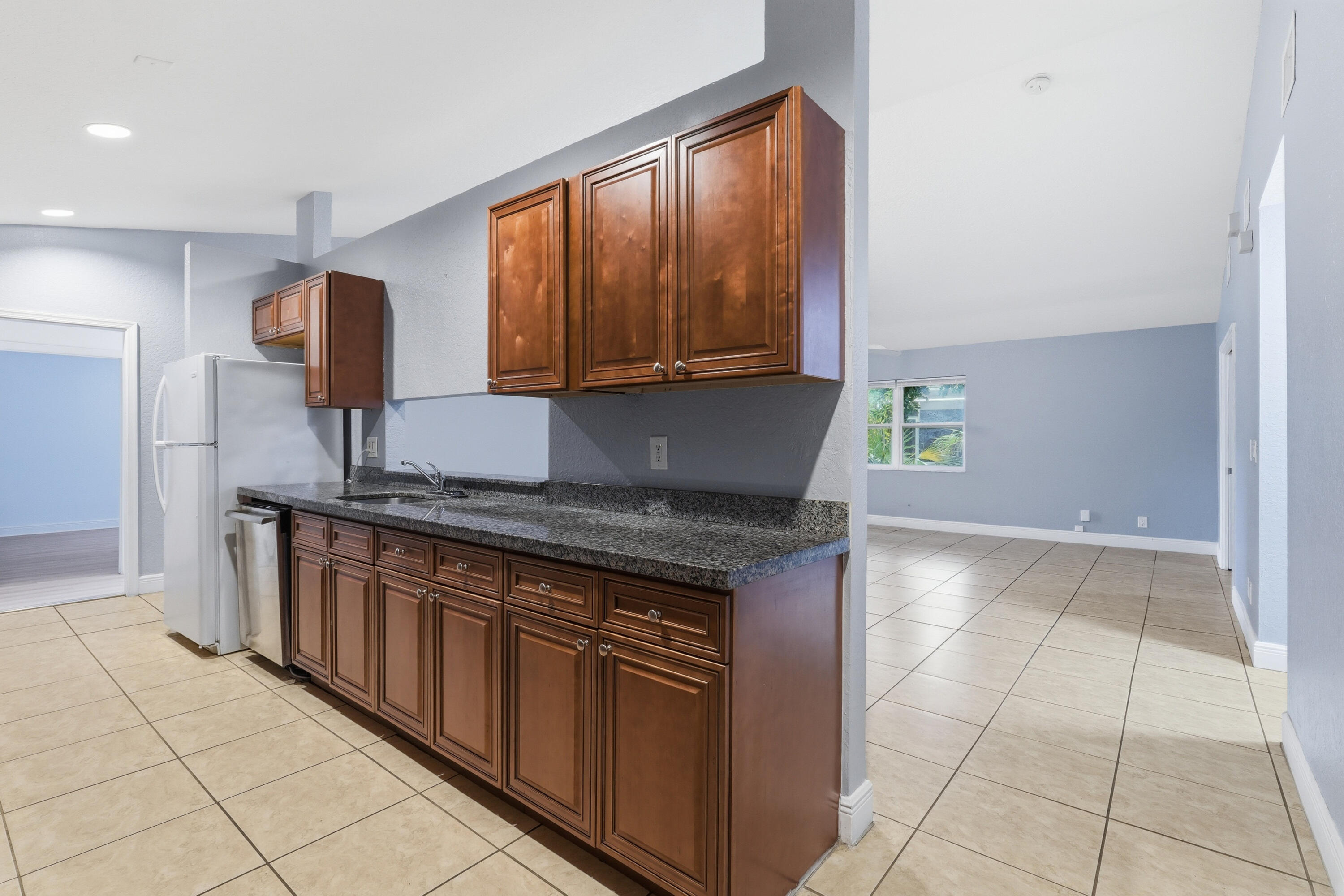 SUGAR POND MANOR OF WELLINGTON - Residential Lease