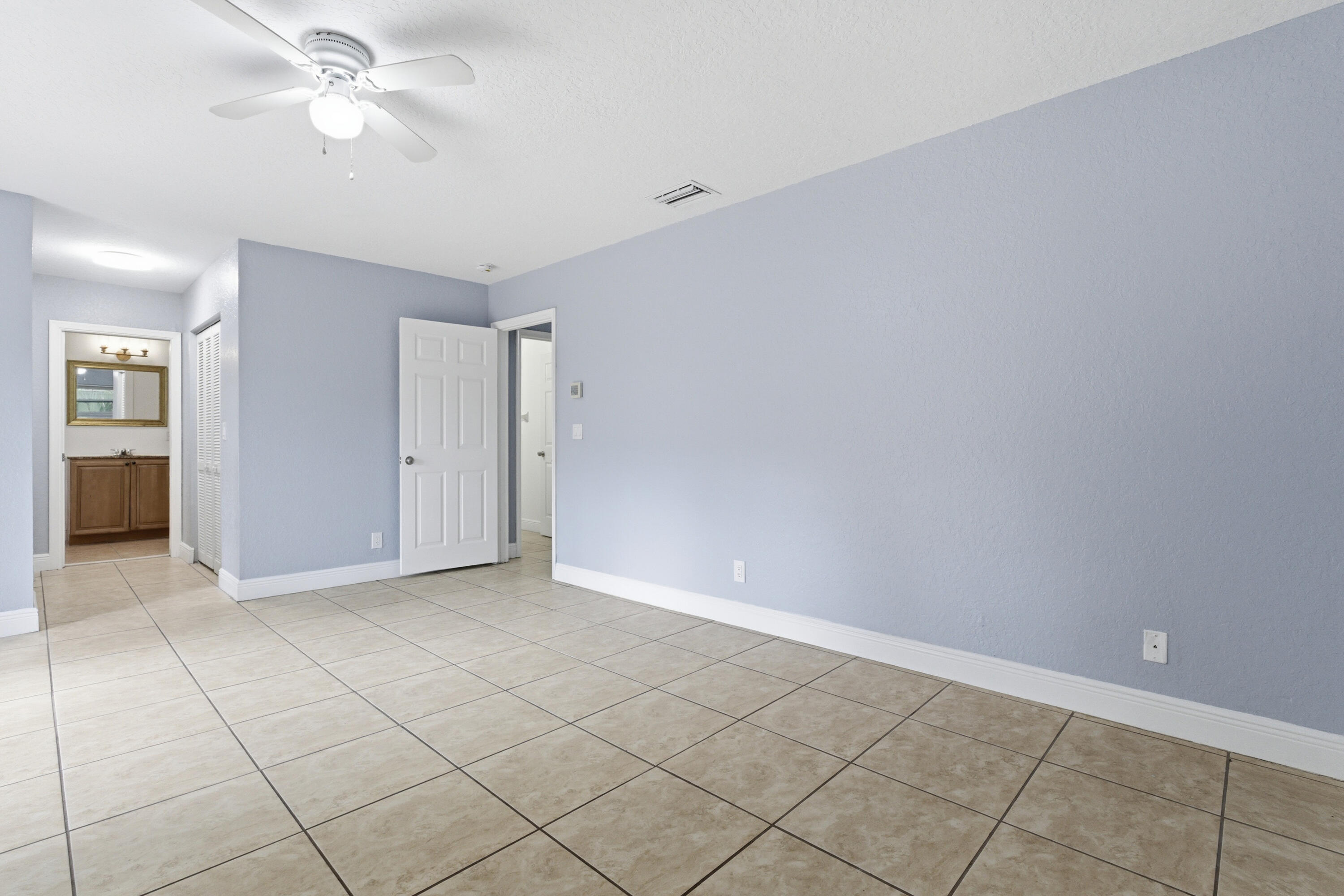 SUGAR POND MANOR OF WELLINGTON - Residential Lease