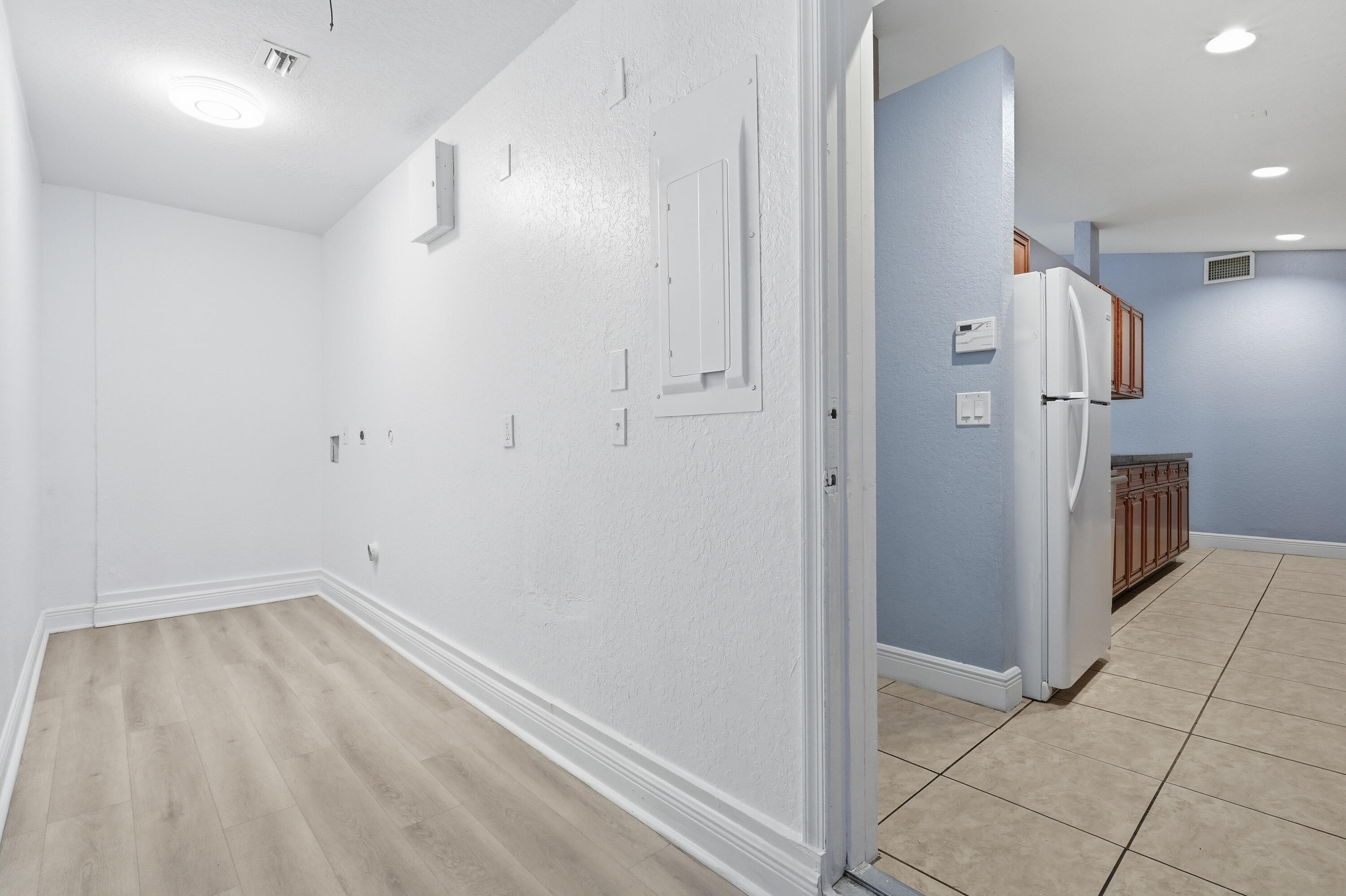 SUGAR POND MANOR OF WELLINGTON - Residential Lease